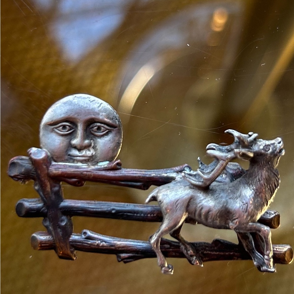 💙Vintage Man In The Moon Deer Brooch💙